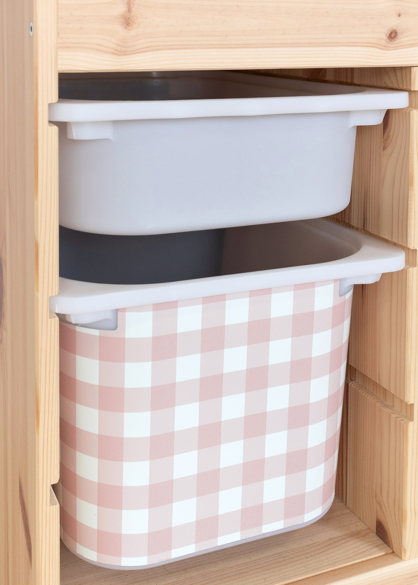 IKEA TROFAST Boxen mit buntem Karomuster, wieder ablösbar Stylisches Karomuster auf IKEA TROFAST Boxen