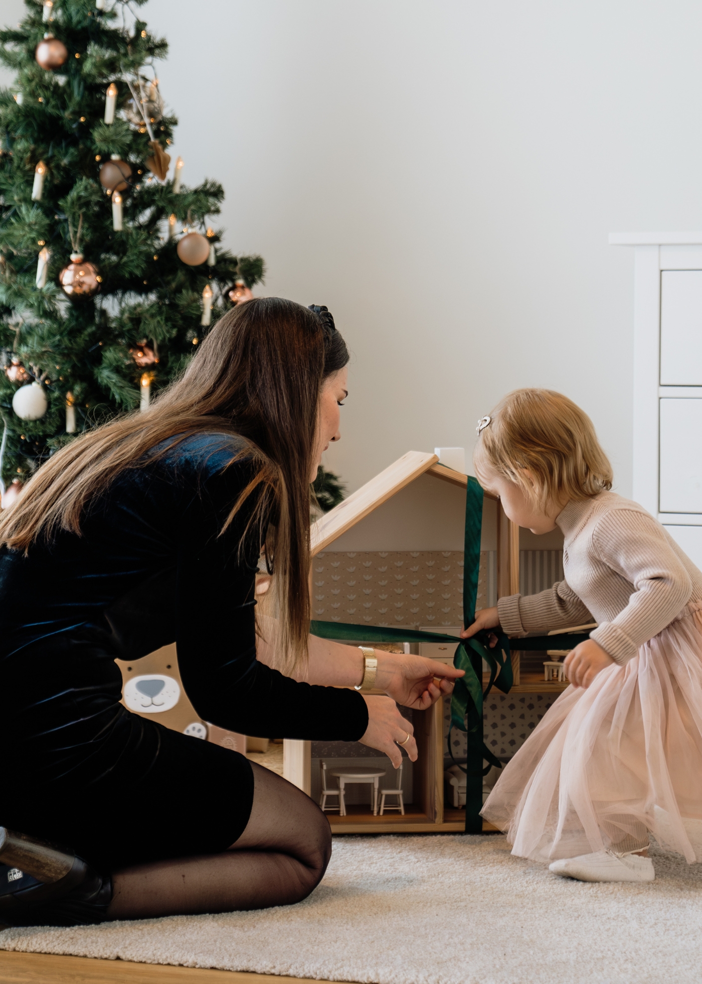 Puppenhaus zu Weihnachten verschenken Puppenhaus zu Weihnachten verschenken