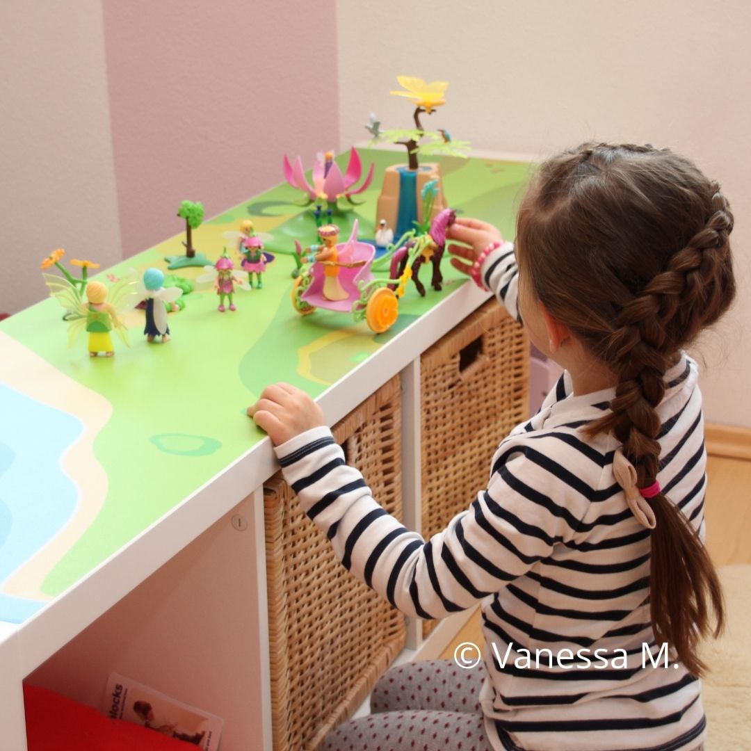 Kundenbild Spieltisch Mädchen Kundenbild Spieltisch Mädchen