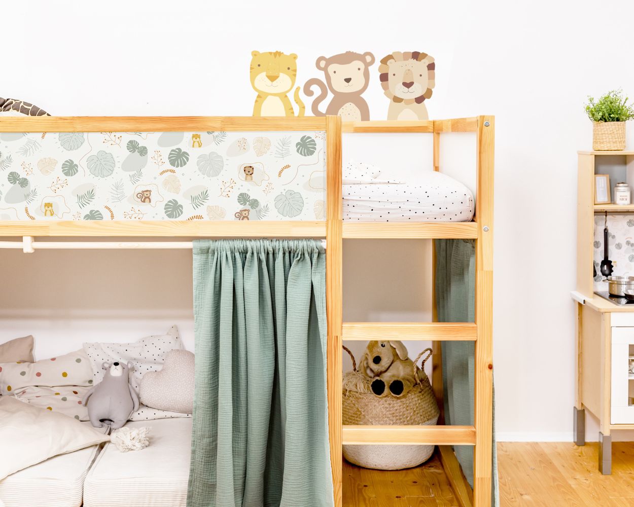 Kinderzimmer Safari und Dschungel IKEA KURA Kinderbett
