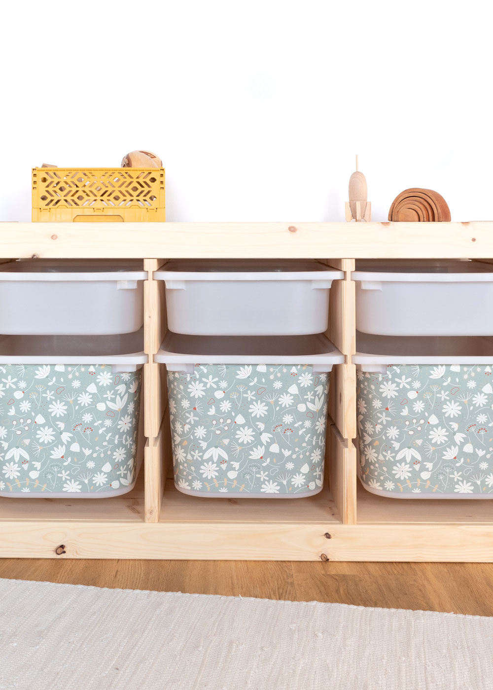 stickerset ikea trofast box mittel blumig eukalyptus 3er set 0, Aufbewahrungsregal, Holzregal, Kunststoffboxen, Blumenmuster, Grau und Weiß