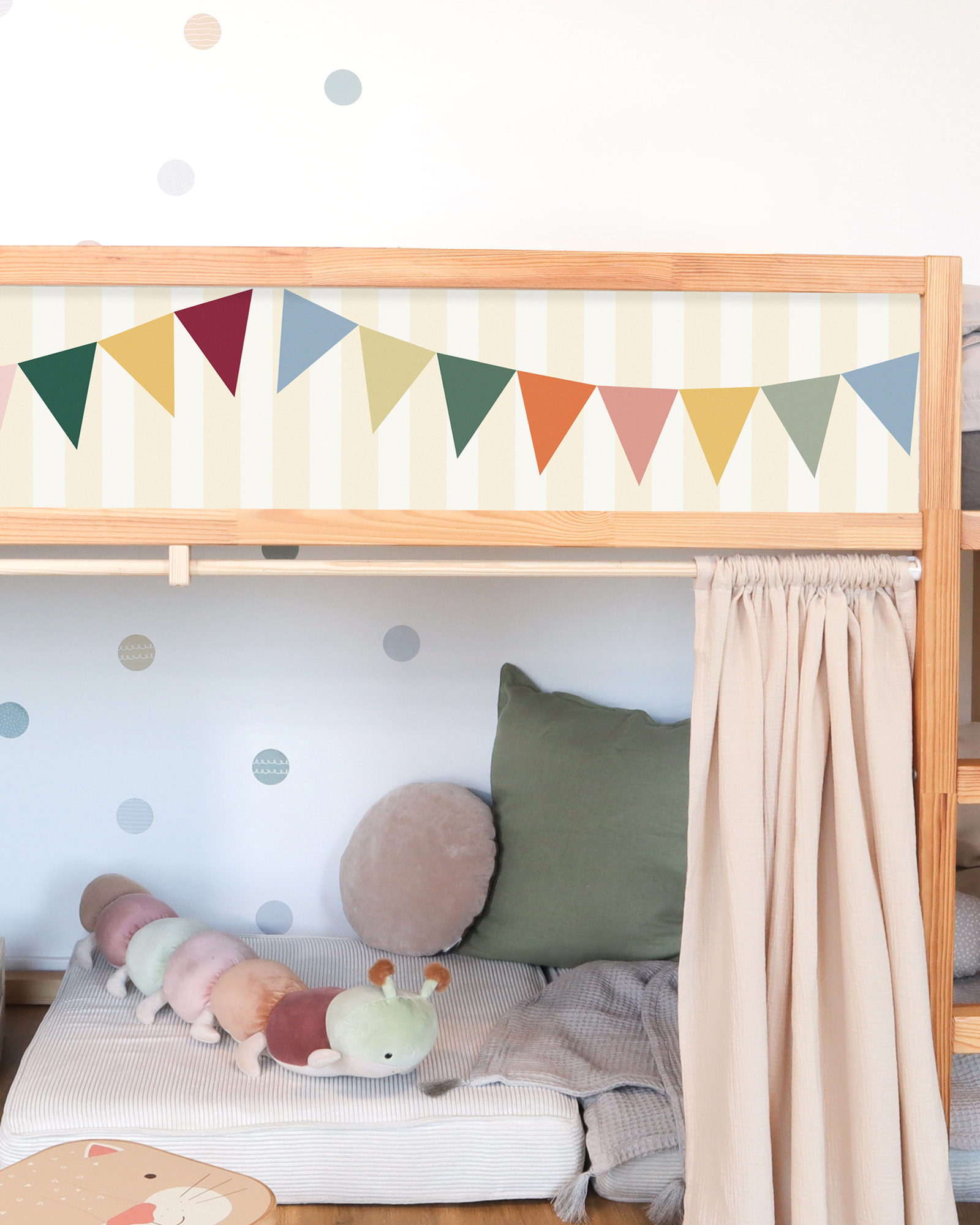 klebefolie ikea kura hochbett vimpel streifig buttergelb 1