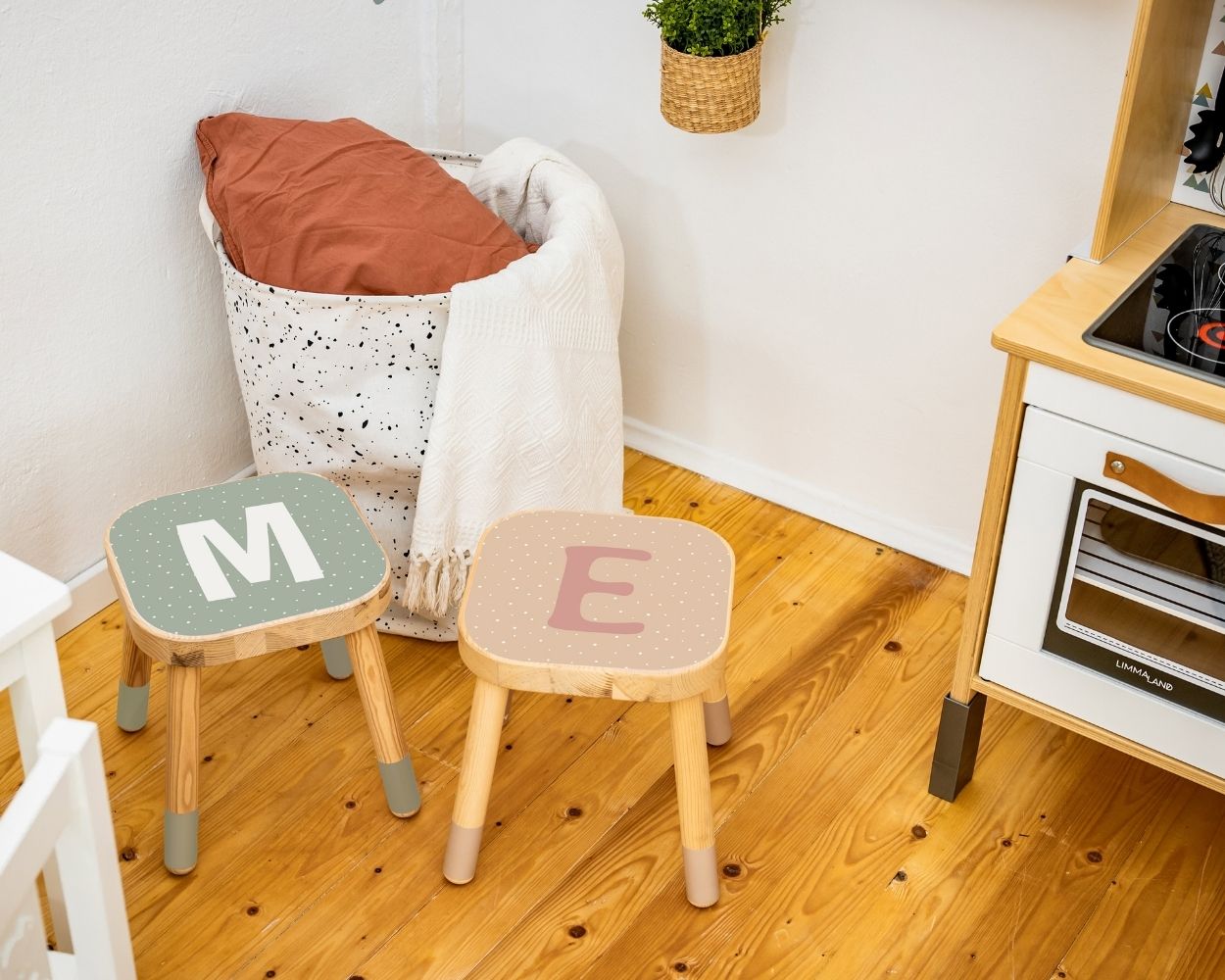 Personalisierte IKEA FLISAT Kinderhocker Personalisierte IKEA FLISAT Kinderhocker