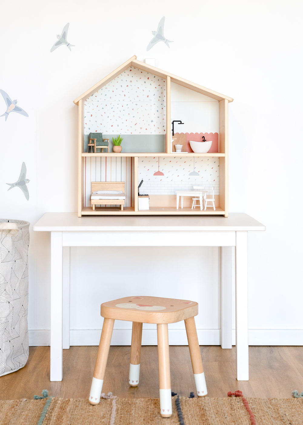 klebefolie ikea flisat puppenhaus tapete lille stuba fuchsig eukalyptus 08