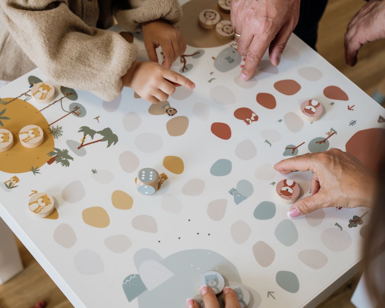 IKEA Spieltisch mit Oma und Opa IKEA Spieltisch mit Oma und Opa