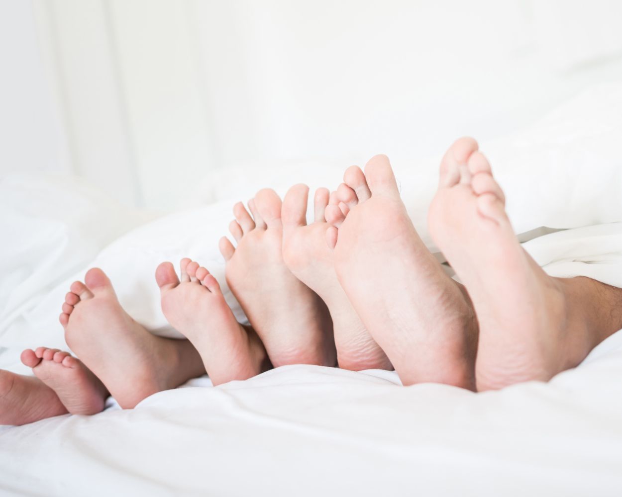 Familienbett – Vorteile, Tipps & Erfahrungen zum Co-Sleeping