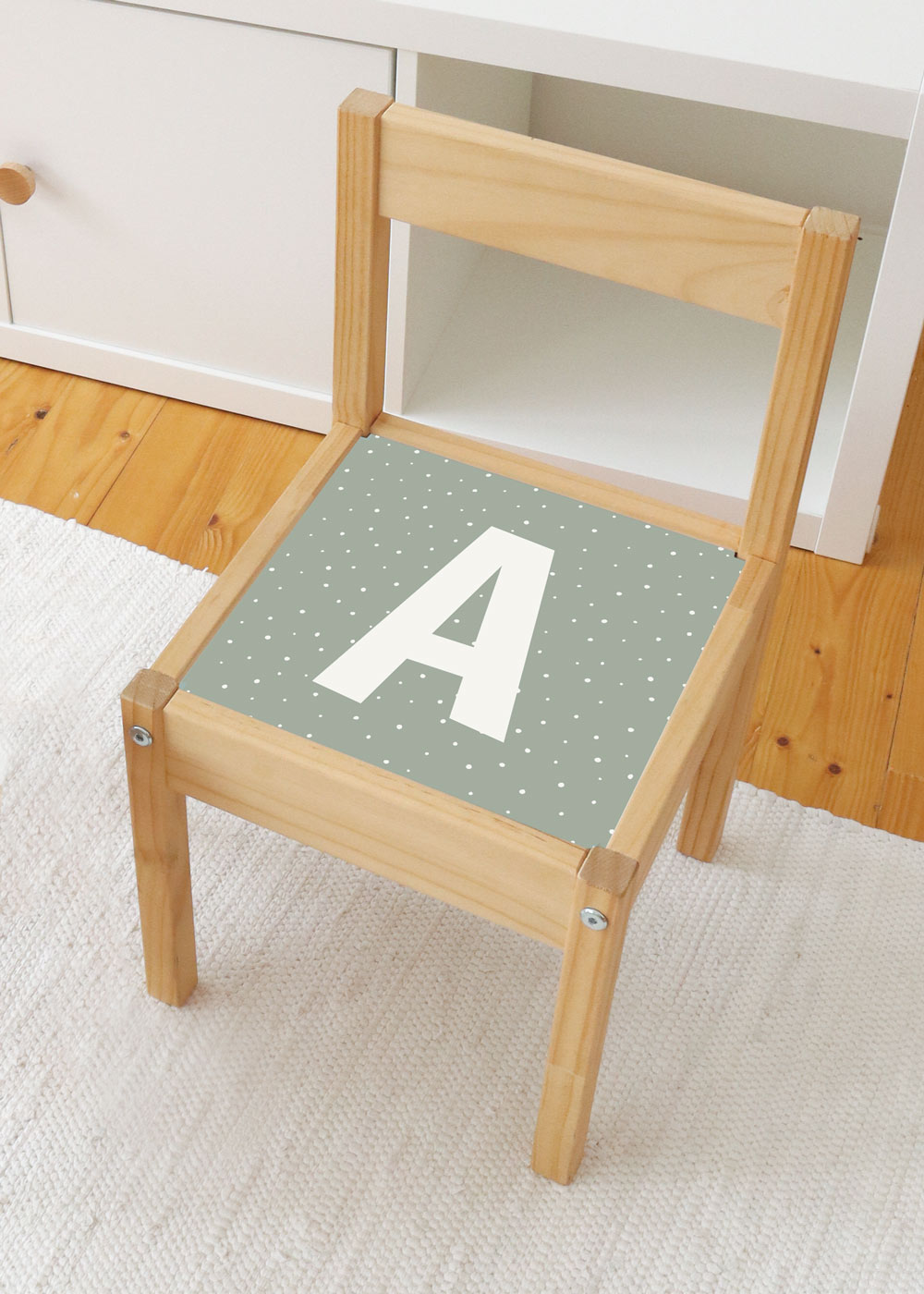 klebefolie ikea laett kinderstuhl alfabet eukalyptus 1