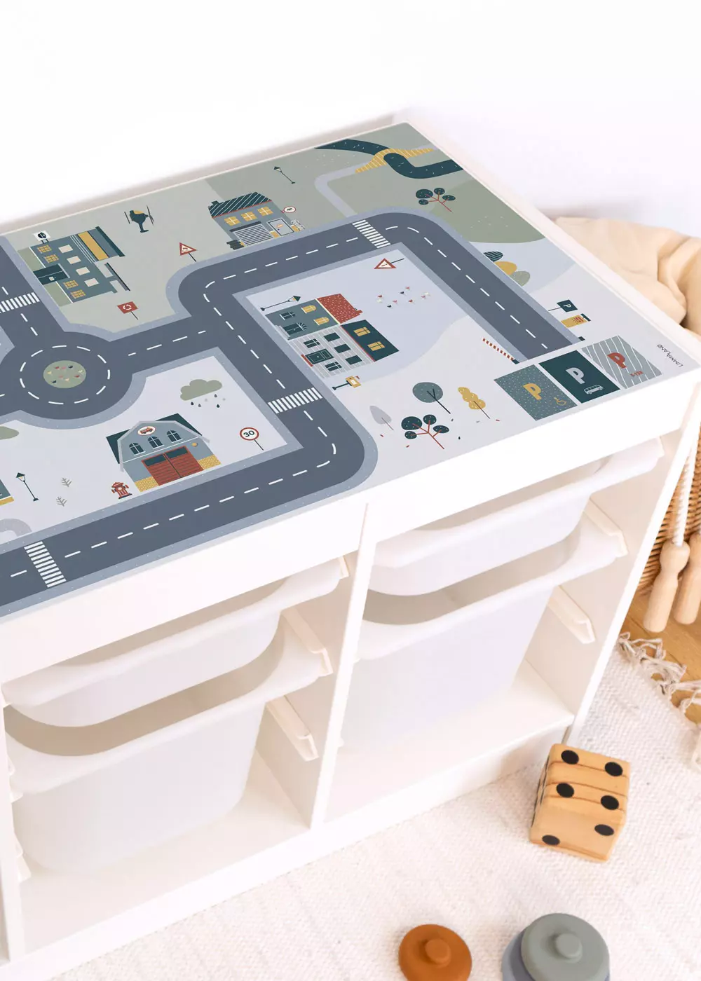 Ikea Trofast Regal mit Klebefolie mit Spielstraße Motiv von Limmaland verschönern