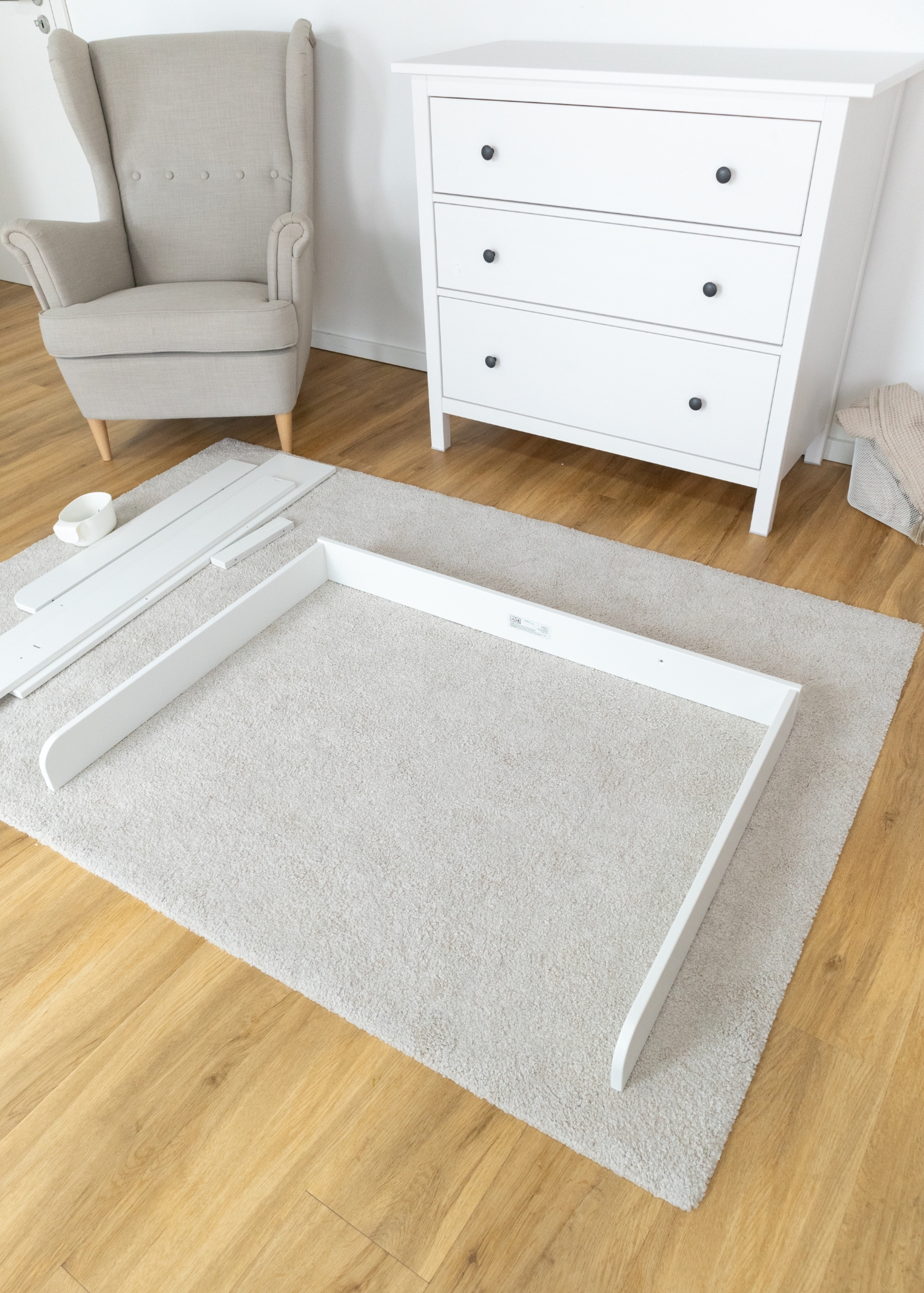 Wickelaufsatz für Wickelkommode aufbauen Wickelaufsatz für Wickelkommode aufbauen