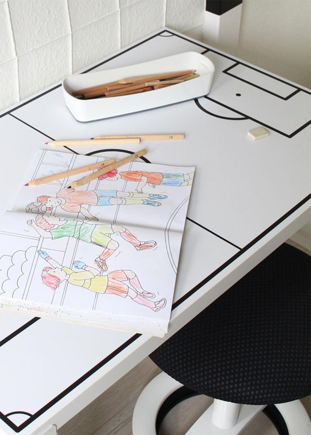 Ikea Linmon Alex Kinderschreibtisch Fussballfeld weiss Teilansicht 