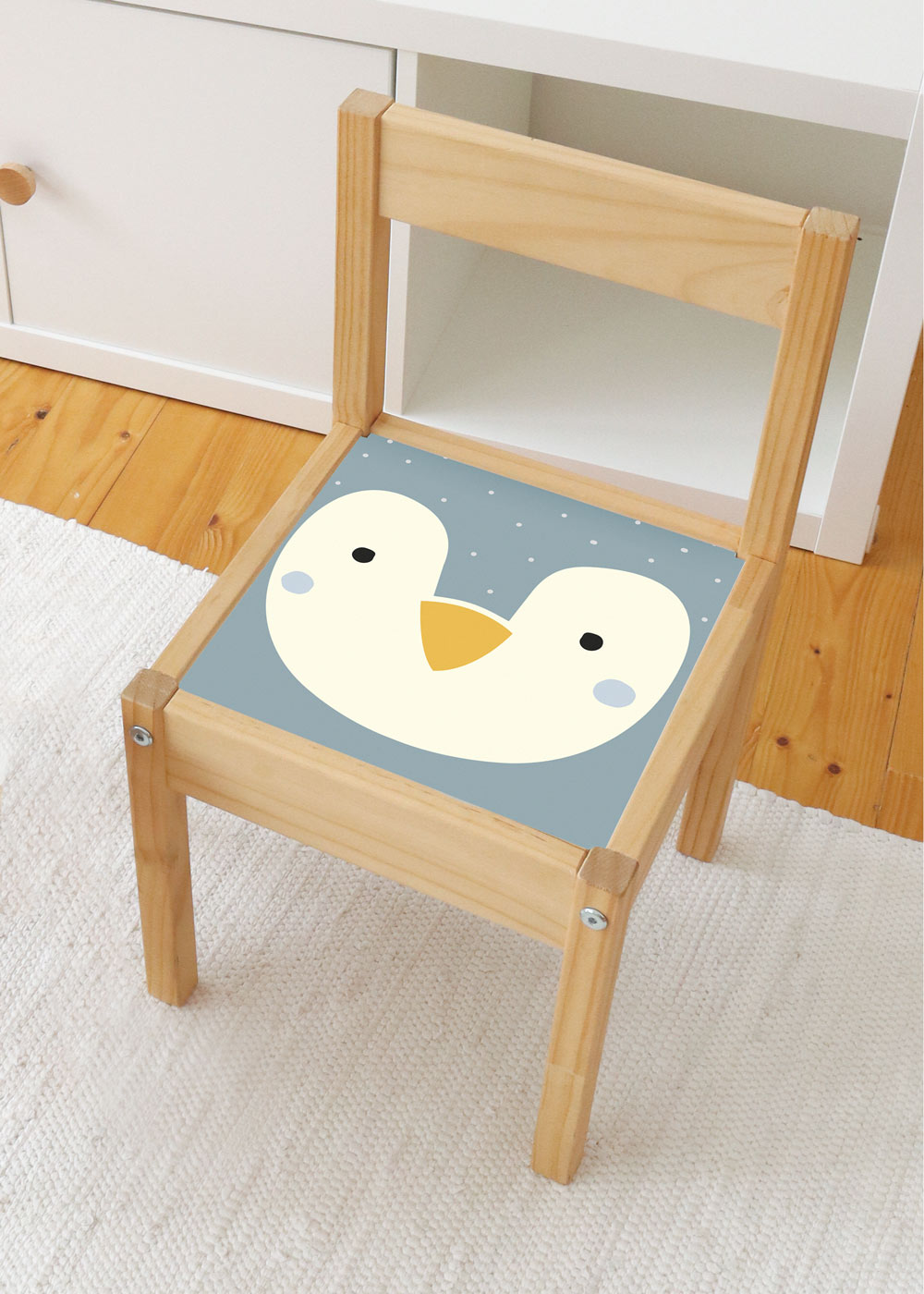 klebefolie ikea laett kinderstuhl tierig pinguin 0