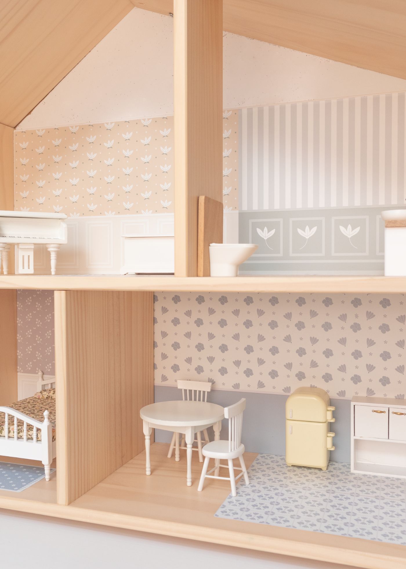 klebefolie ikea flisat puppenhaus tapete lille stuba nordischblau 2