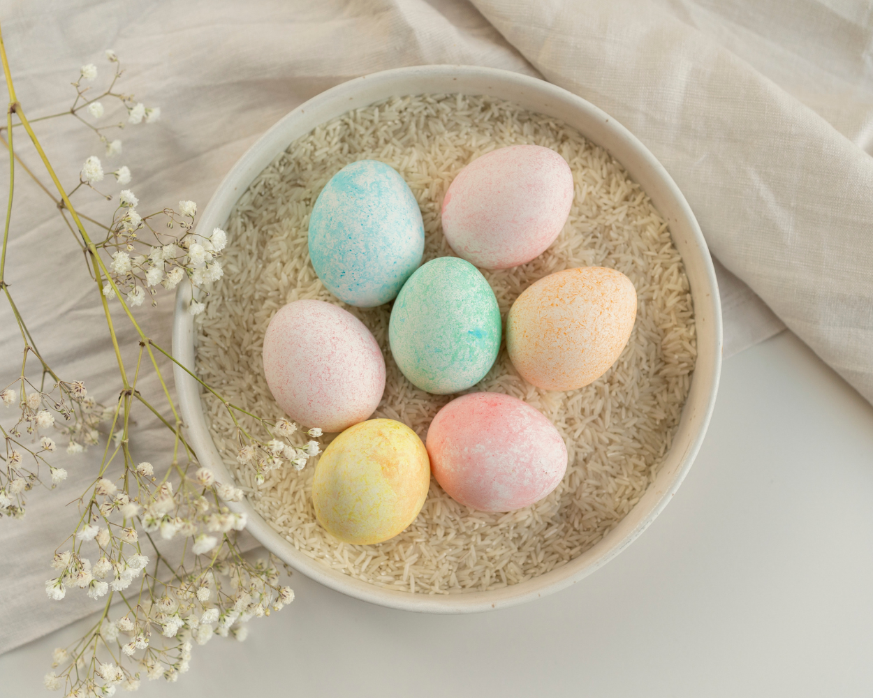 Ostereier Färben mit Reis Ostereier Färben mit Reis