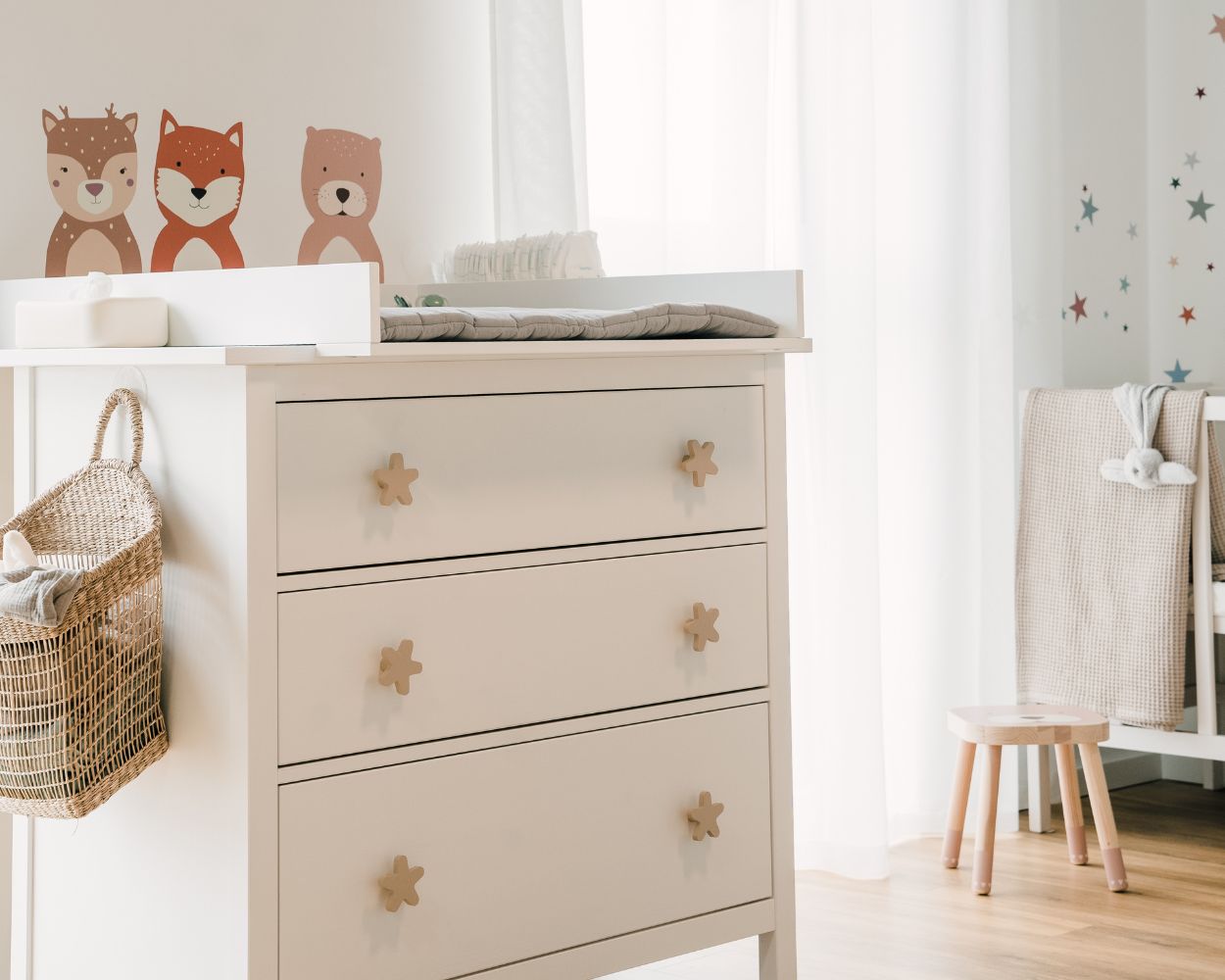 Babyzimmer mit Wickelkommode Babyzimmer mit Wickelkommode