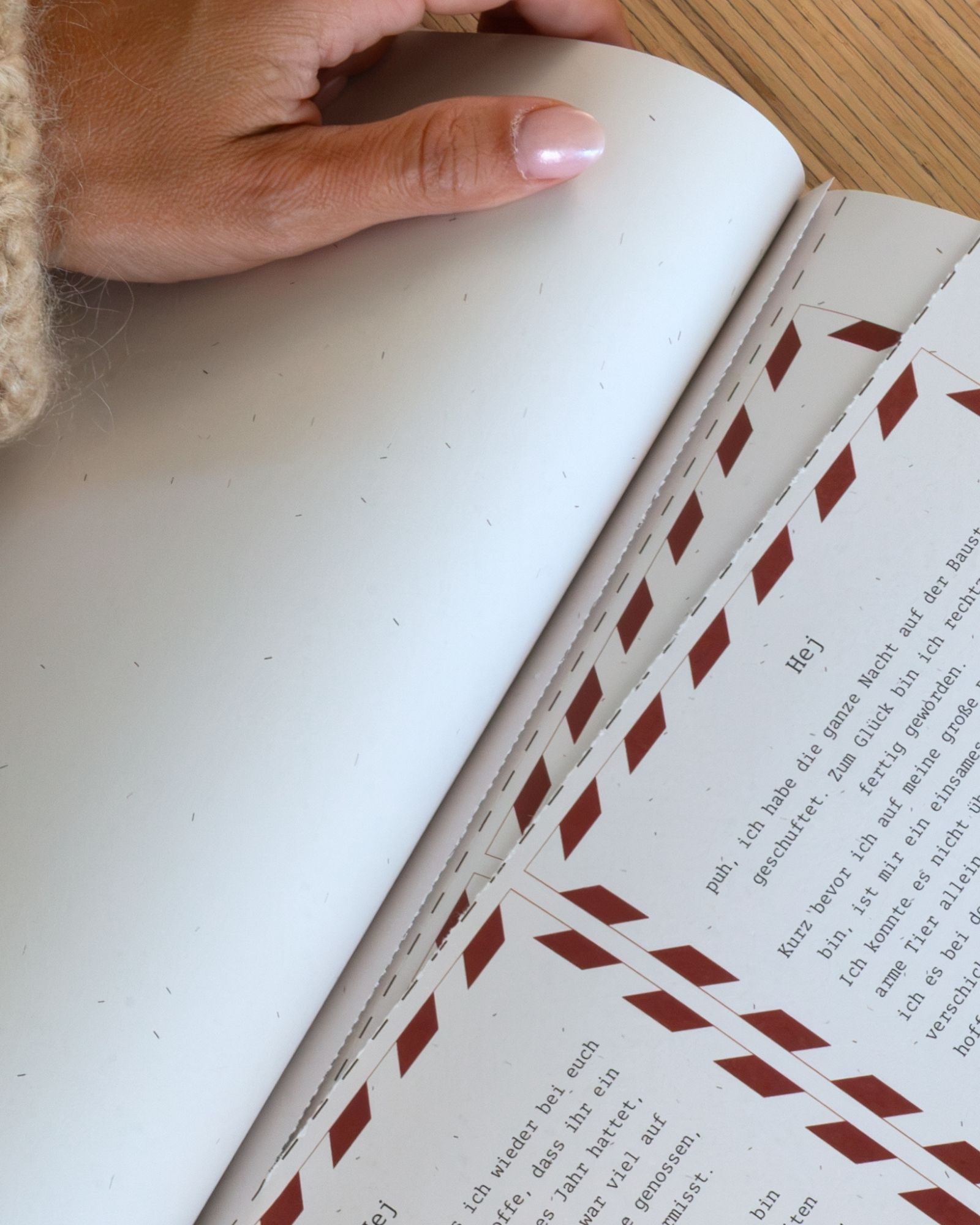 Buch, Offenes Buch, Leseheft, Papiere, Rotbraune Muster