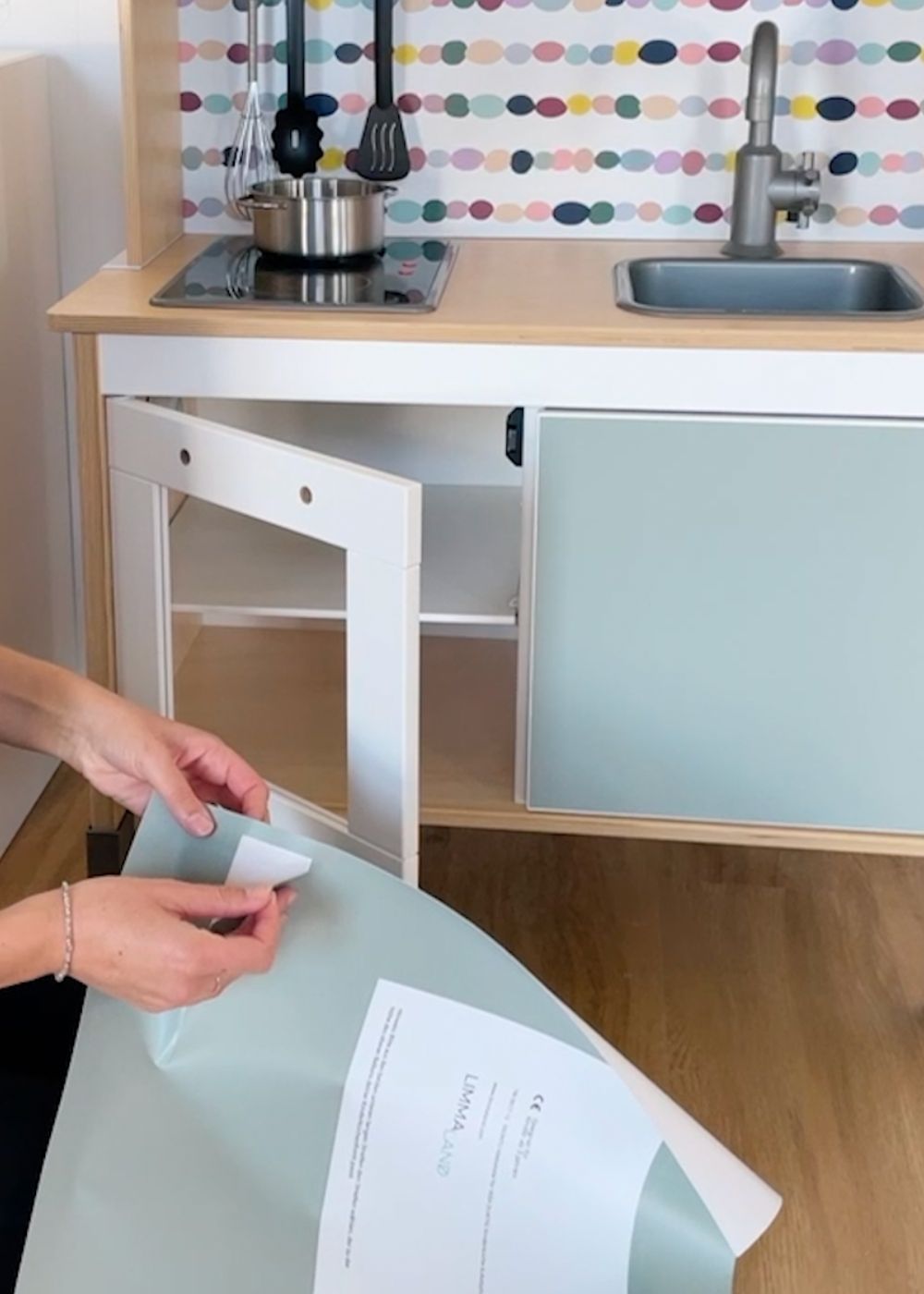 Kinderkueche bekleben Kinderkueche bekleben