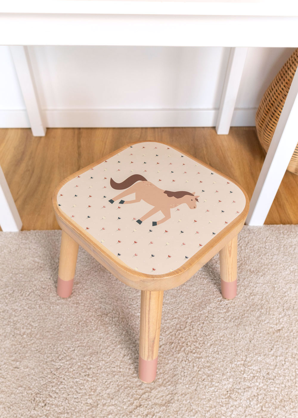 Pferd Klebefolie für Ikea Flisat Kinderhocker personalisierbar Pferd Klebefolie für Ikea Flisat Kinderhocker personalisierbar