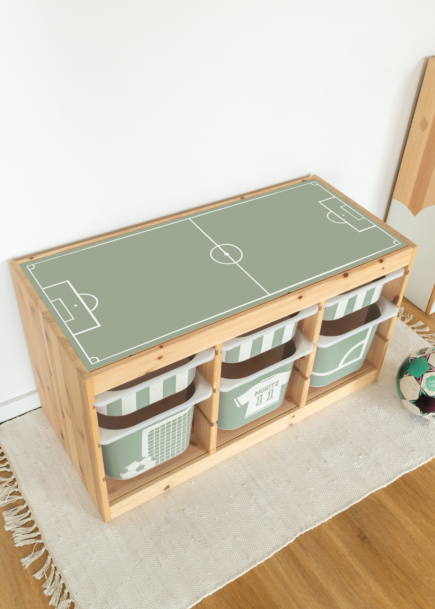 Ikea Trofast Klebefolie als Fußball Deko für dein Fußball Kinderzimmer als Fußballzimmer Deko mit Fußballmotiven passend für die Fußball EM Ikea Trofast Klebefolie als Fußball Deko für dein Fußball Kinderzimmer als Fußballzimmer Deko mit Fußballmotiven passend für die Fußball EM