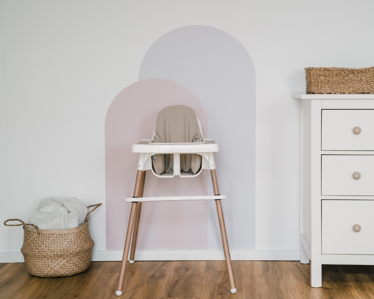 Wandfarbe im Babyzimmer Wandfarbe im Babyzimmer