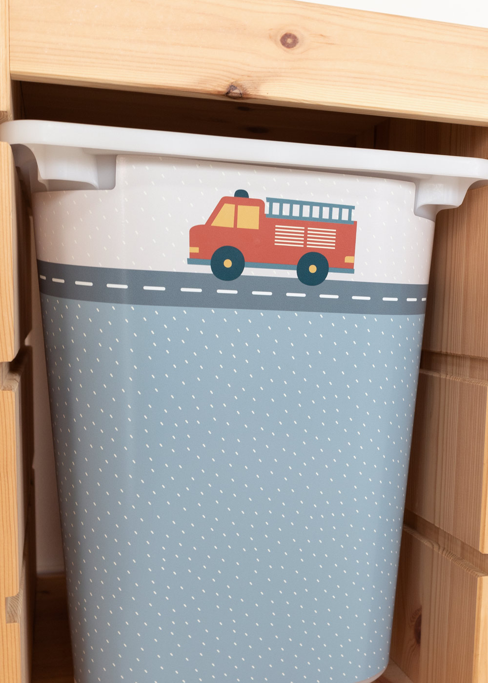 Klebefolien mit Automotiv für Ikea Trofast Boxen Trofast Ikea Aufbewahrungsboxen mit Limmaland Klebefolie mit Automotiven verschönern