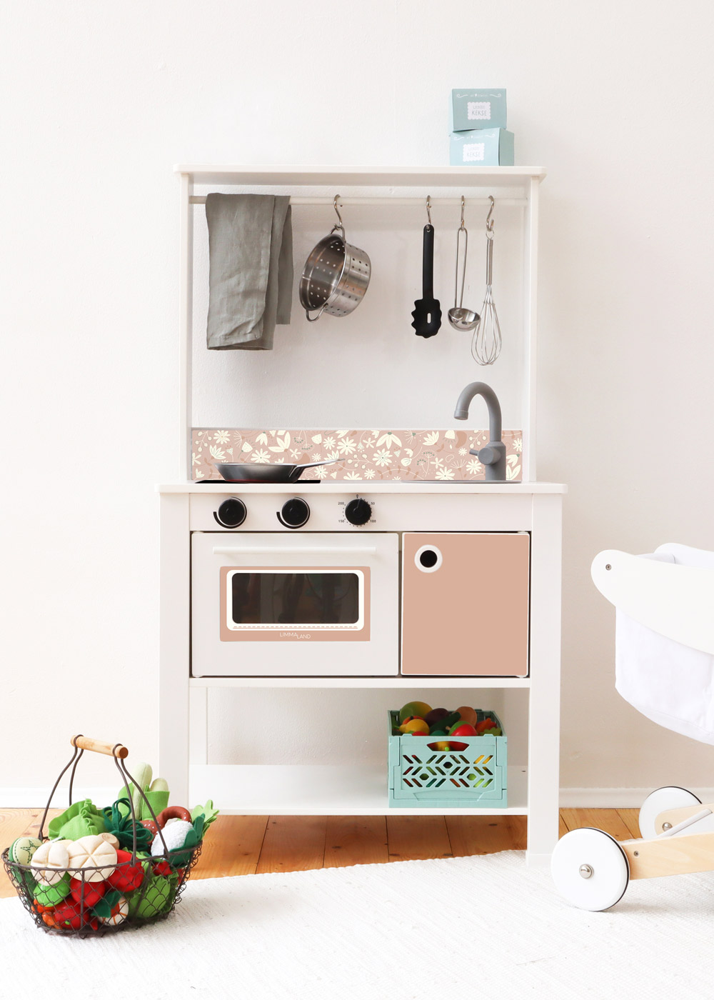 klebefolie ikea spisig kinderkueche blumig blush 1