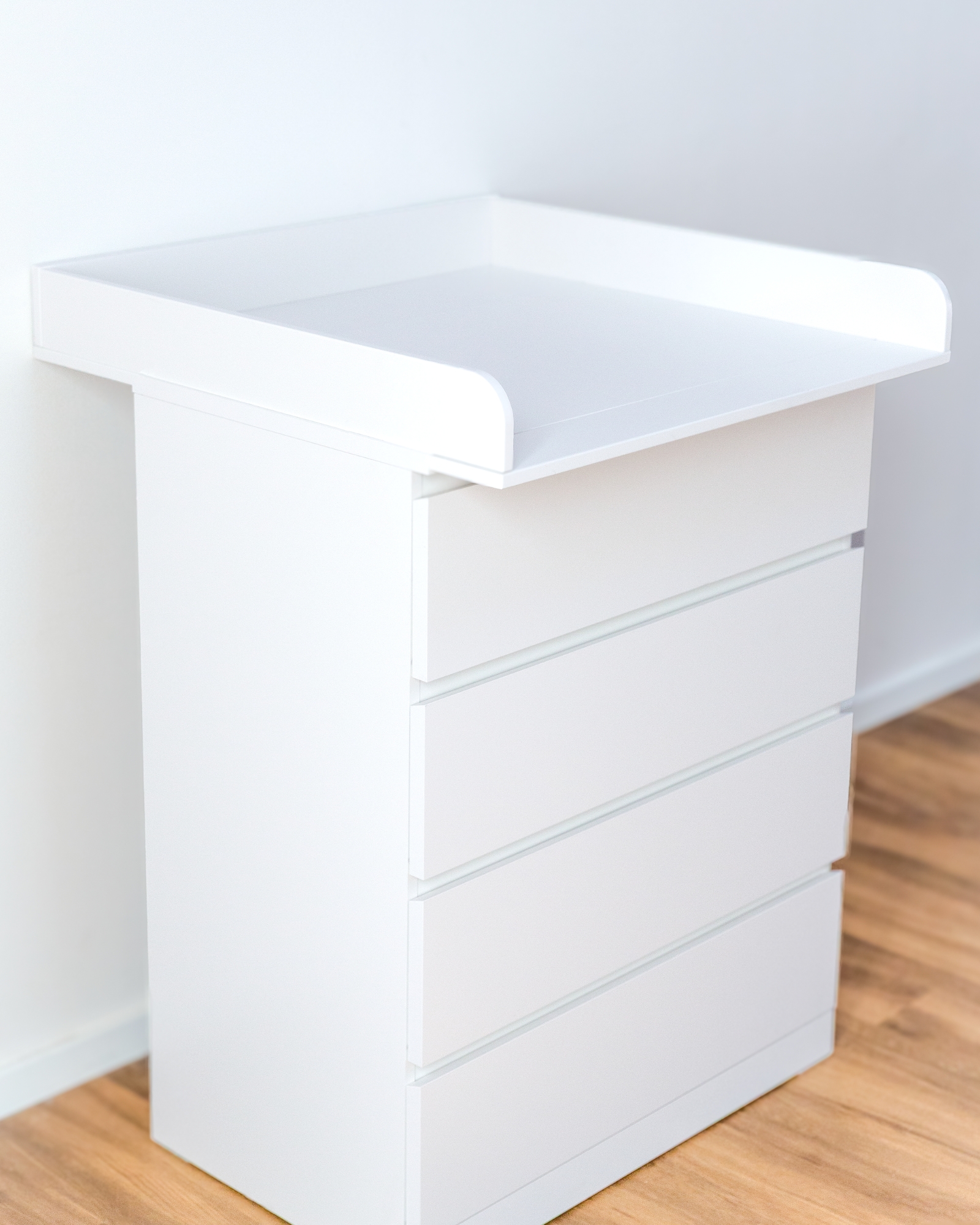 weiße kommode, kommode mit schubladen, nachtkommode, holzmöbel, modernes design