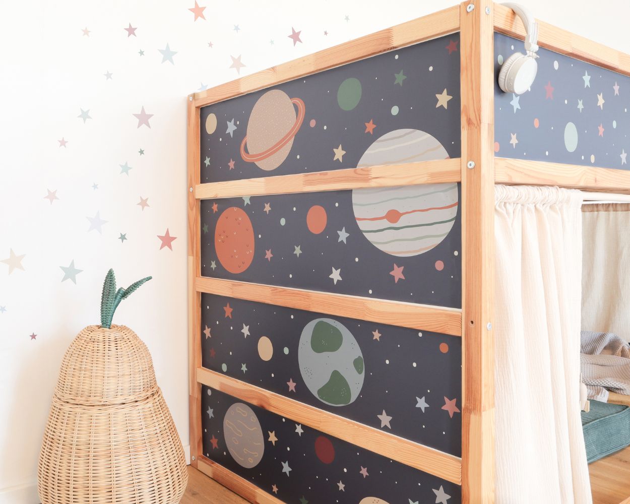 ikea kura hochbett mit planetenfolie ikea kura hochbett mit planetenfolie