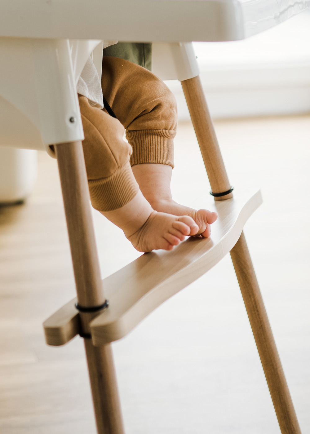 IKEA Hochstuhl mit Fußstütze und Füßen
