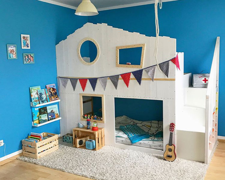 Hausbett aus IKEA Kura Hausbett aus IKEA Kura