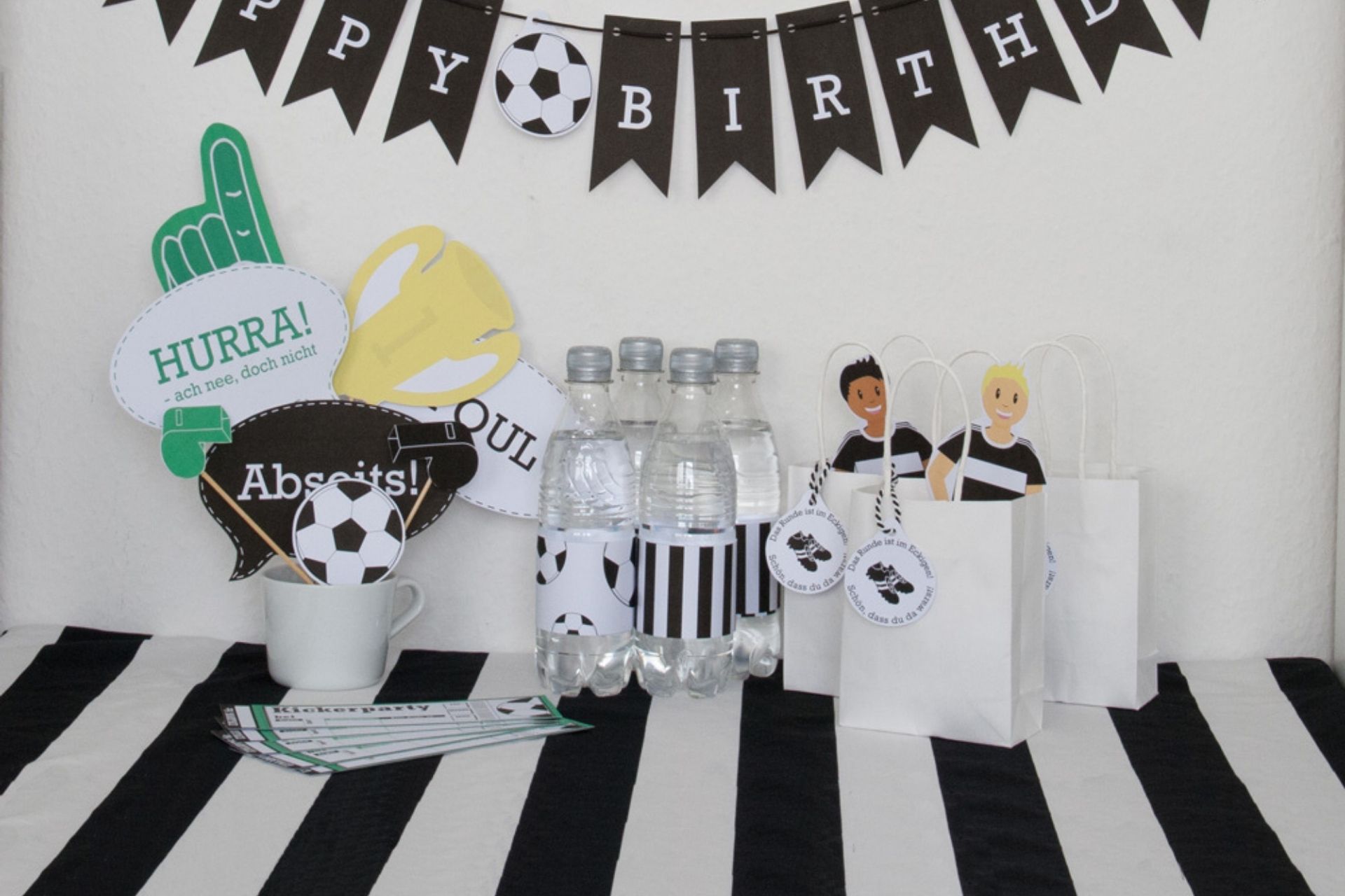 Kickerparty Kindergeburtstag Bastelset Kickerparty Kindergeburtstag Bastelset