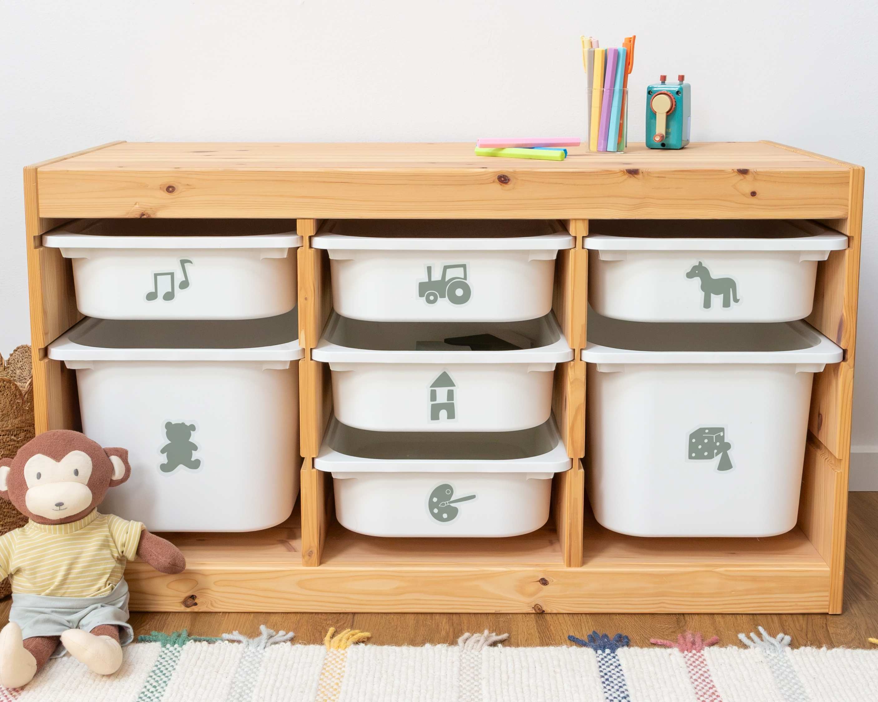 Aufbewahrung, Behälter, Plastikbehälter, Holzschrank, Spielzeugorganisation