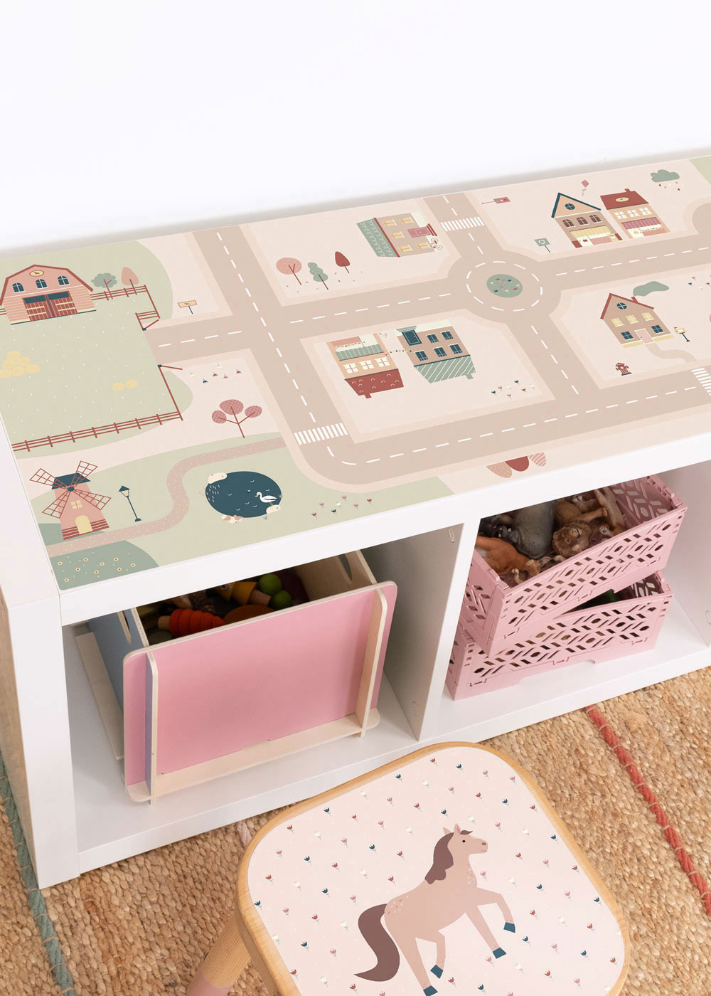 Ikea Kallax Regal mit Klebefolie Spielstraße