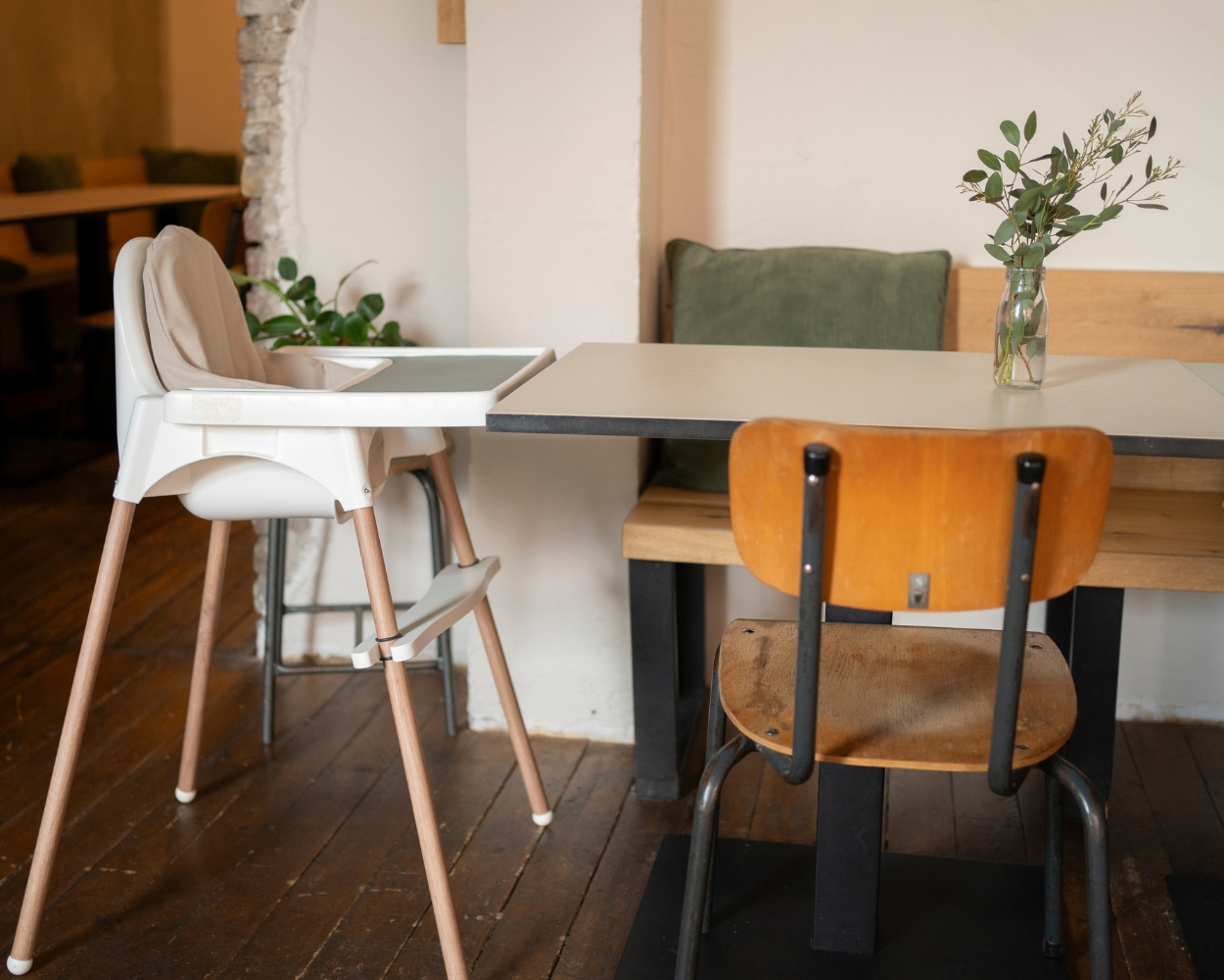 IKEA Hochstuhl im Restaurant IKEA Hochstuhl im Restaurant