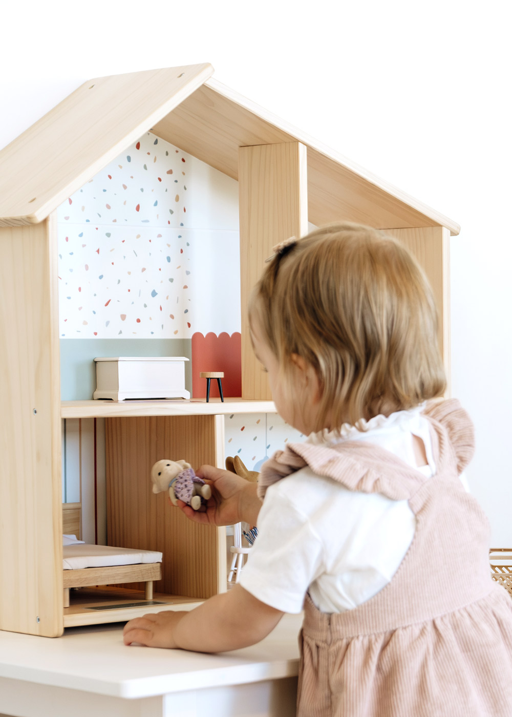 klebefolie ikea flisat puppenhaus tapete lille stuba fuchsig eukalyptus 02